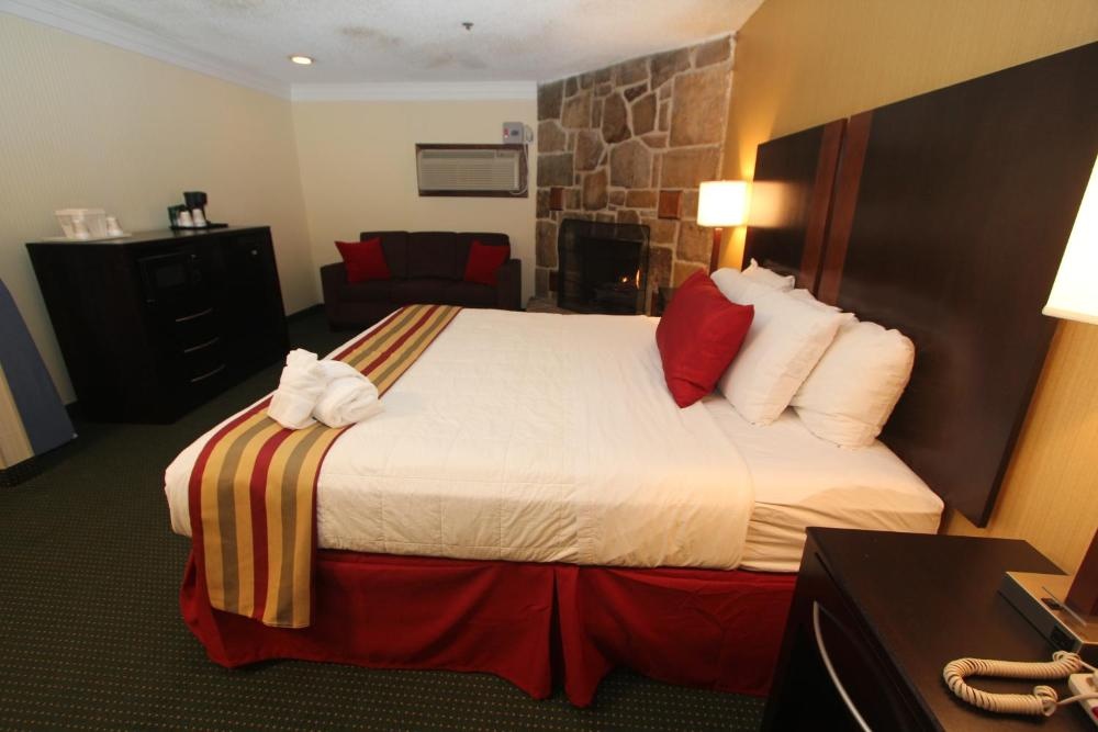 Black Bear Inn & Suites