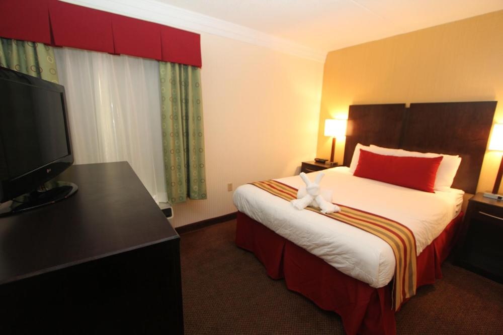 Black Bear Inn & Suites