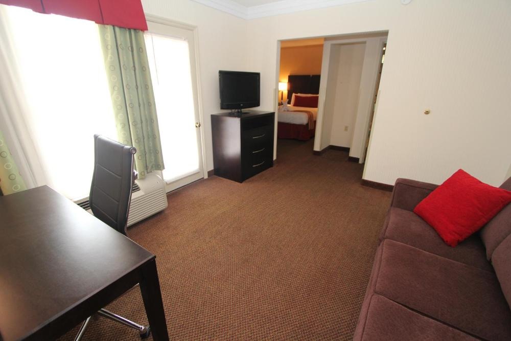 Black Bear Inn & Suites